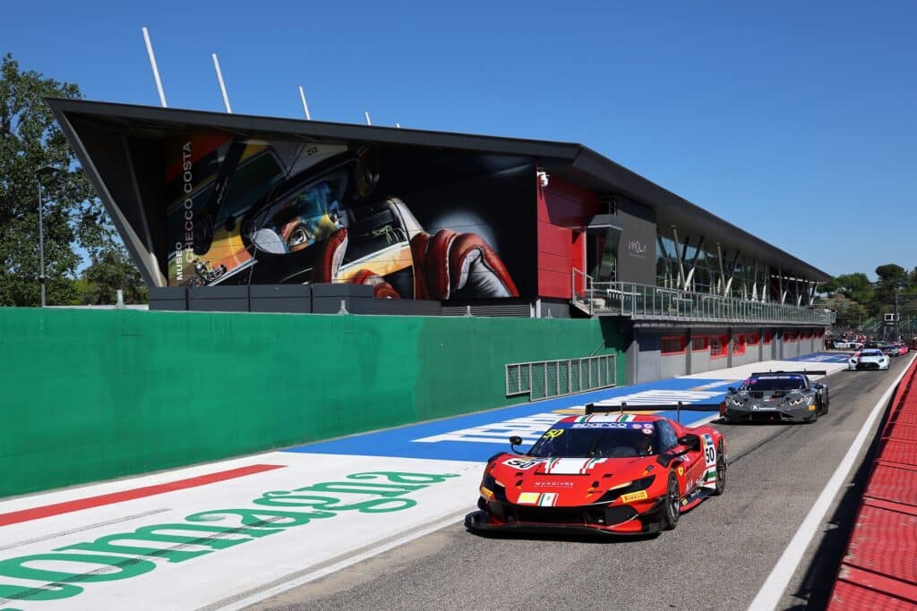 La #50 Ferrari di Perel e Duran (© ACI Sport)