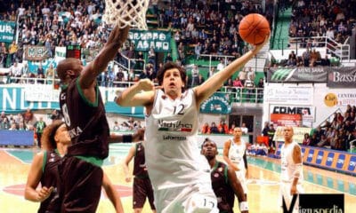Virtus Pallacanestro Sessantaduesima puntata. Giovannoni in entrata contro Siena, uno scontro che l'anno prima valeva lo scudetto.
