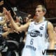 Virtus Pallacanestro Sessantottesima puntata. Il passaggio sotto la curva a "dare 5" ai tifosi: un'abitudine che si è potuta praticare meno del previsto.