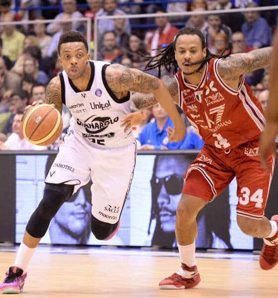 Virtus Pallacanestro Sessantanovesima puntata. Ray braccato da Moss nel quarto di finale contro Milano.