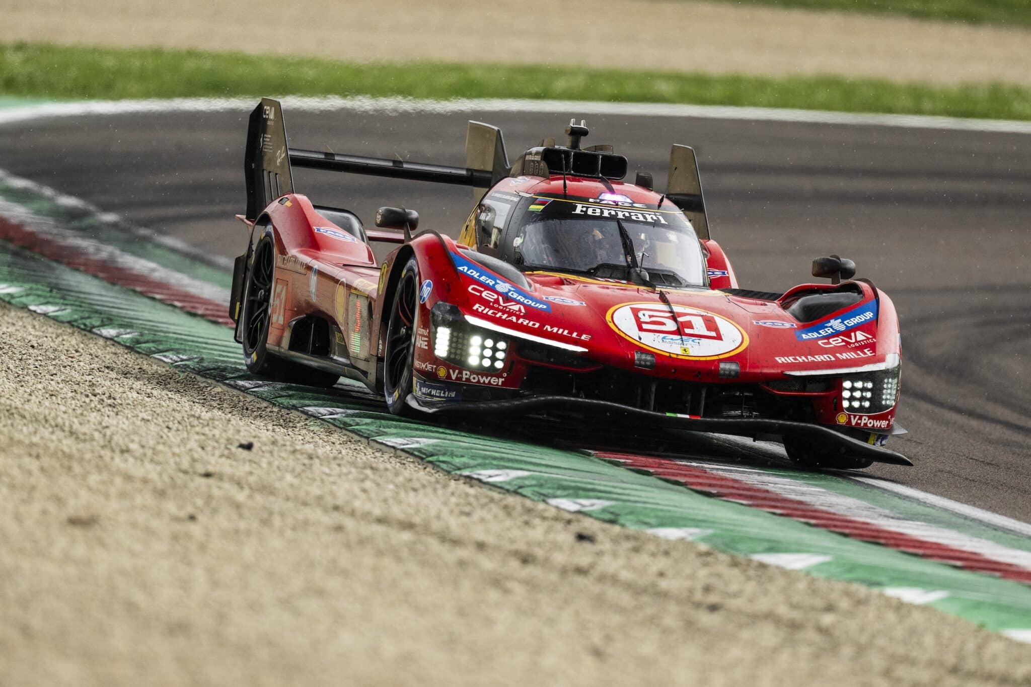 La Ferrari-AF Corse #51 in pista a Imola
