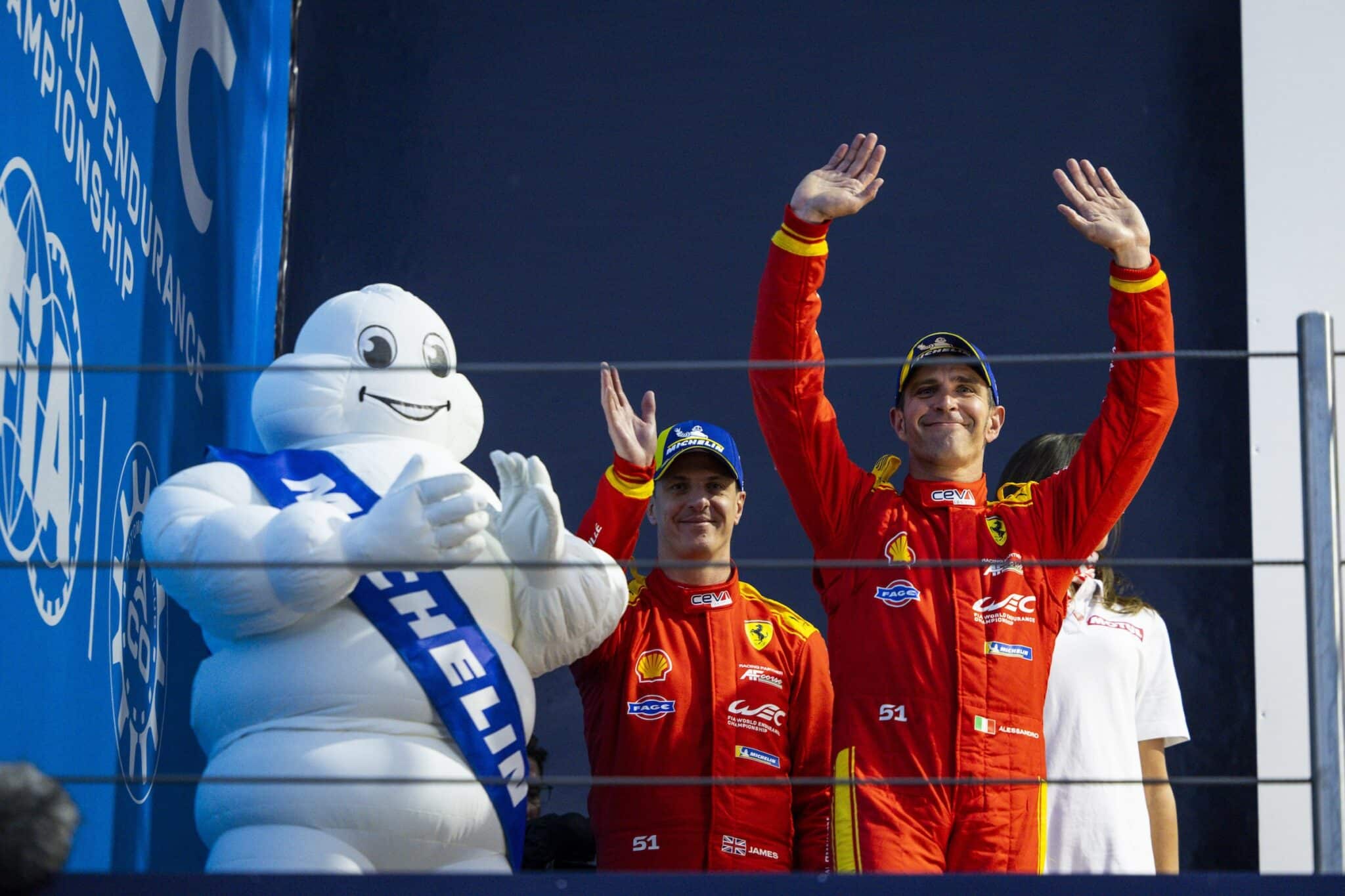 L'equipaggio della Ferrari #51 sul podio a Imola