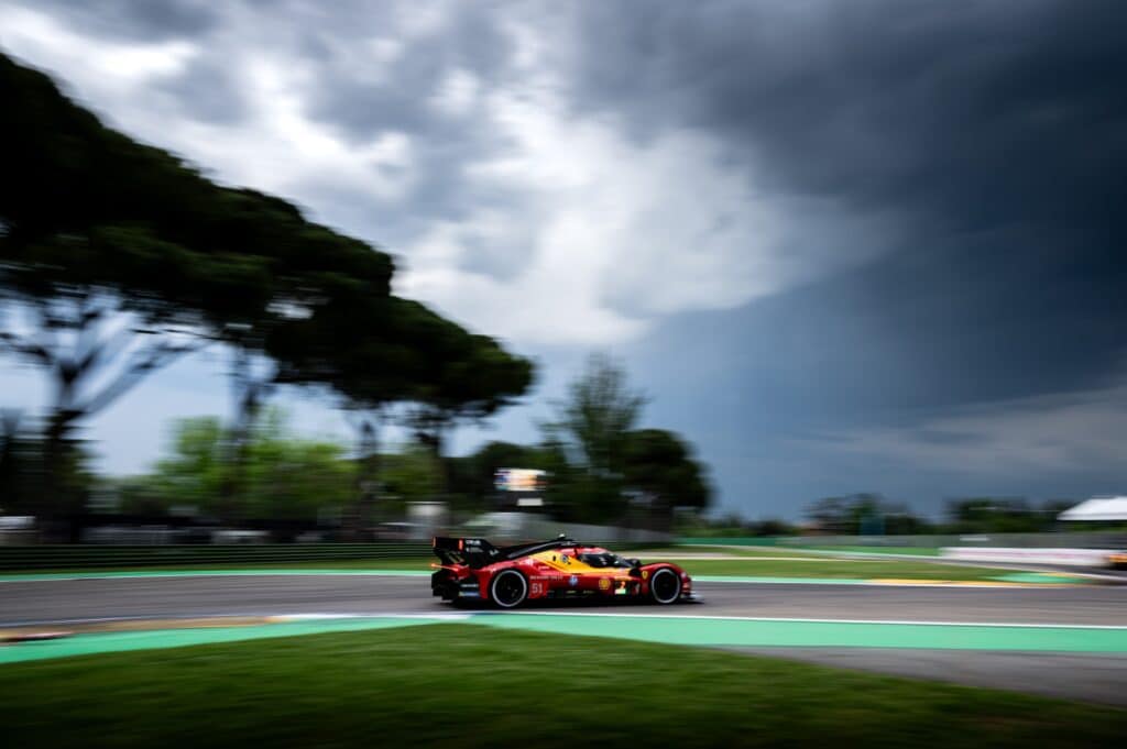 La Ferrari-AF Corse #51 in azione a Imola
