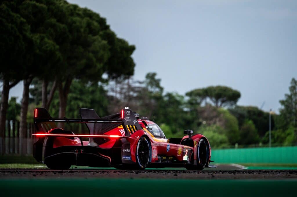 La Ferrari-AF Corse #51 in azione a Imola