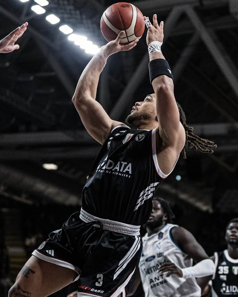 Virtus - Cantù - Cronaca - Edwards