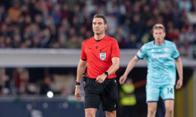 L'arbitro Sandro Scharer durante Bologna-Aston Villa (© Damiano Fiorentini)