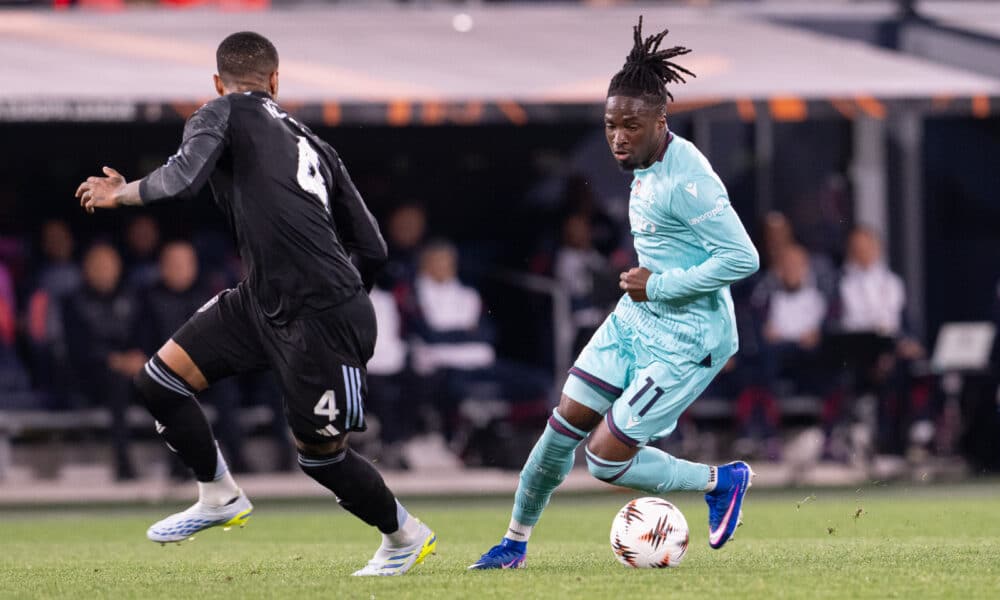 jonathan rowe in azione in Bologna-Aston Villa (© damiano fiorentini)