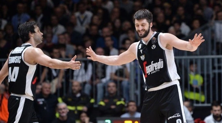 Virtus Pallacanestro Settantaquattresima puntata. Teodosic e Markovic 10 assist a testa nel derby di Natale.