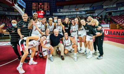 Virtus Pallacanestro Settantaseiesima puntata. La Virtus festeggia con Massimo Zanetti la vittoria in regular season a Venezia.