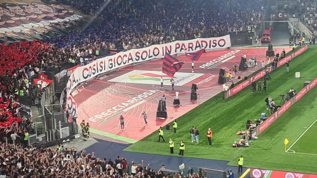 Curva Nord Finale Coppa Italia Bologna - Milan (@1000Cuorirossoblù)