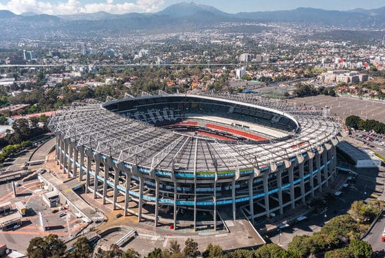 Il monumentale Stadio Azteca, Città del Messico (© depositphotos)