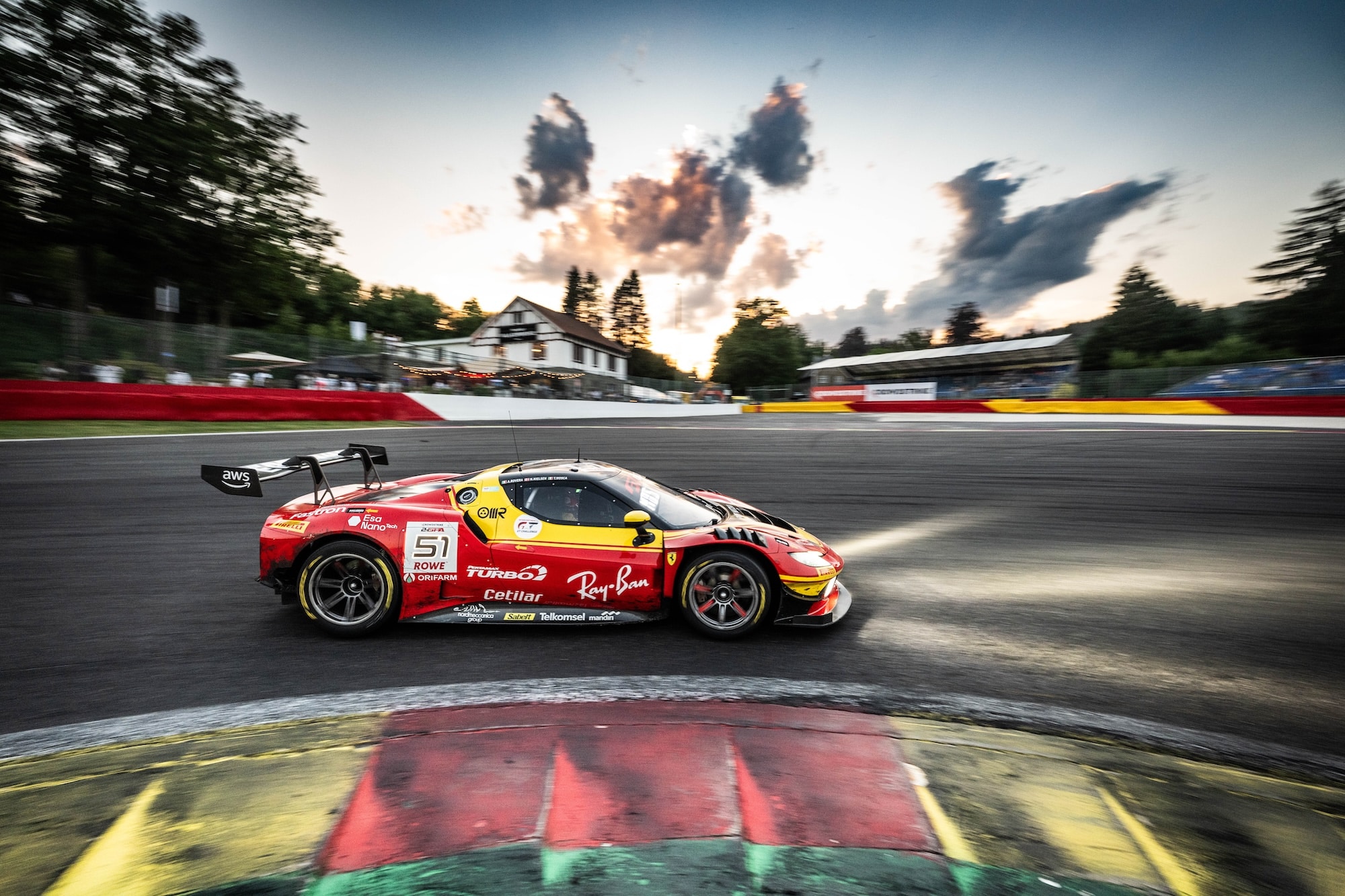 La Ferrari #51 in azione alla 24 Ore di Spa