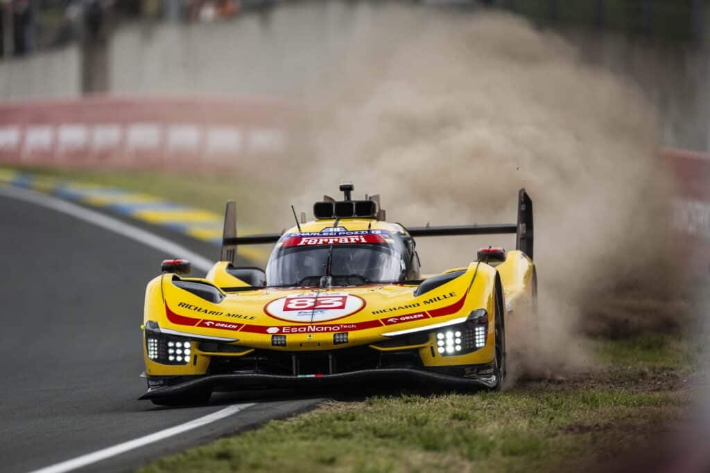 La Ferrari #83 in azione a Le Mans