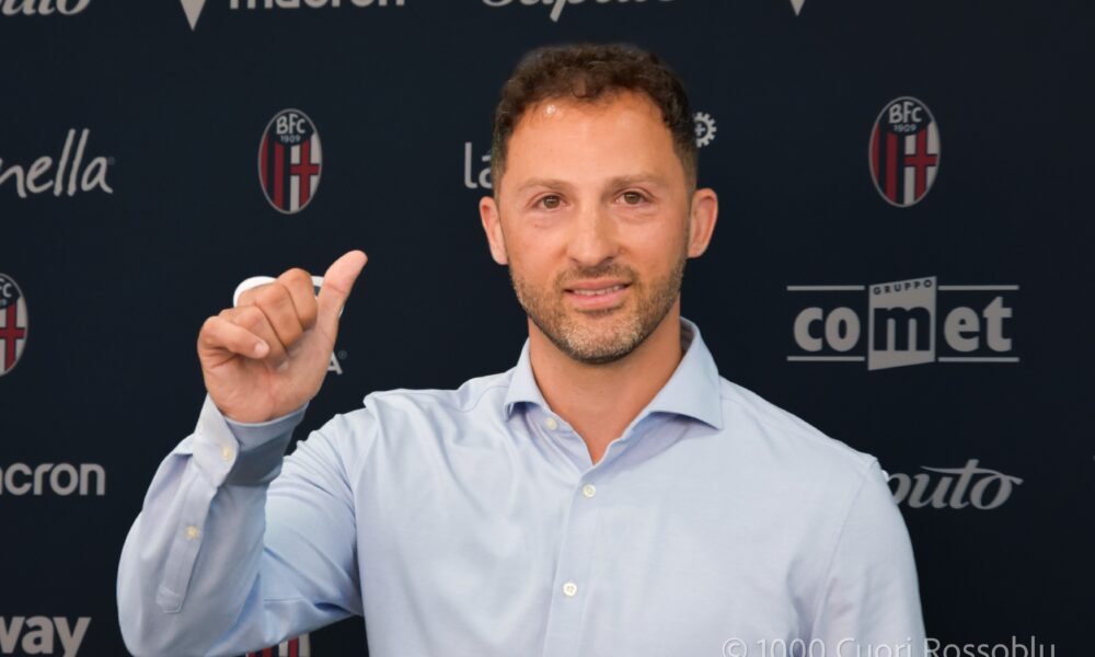 Il nuovo allenatore del Bologna all'attacco della classifica di Serie A (Domenico Tedesco alla conferenza di presentazione (© Ilaria Matteuzzi x 1000 Cuori Rossoblù)