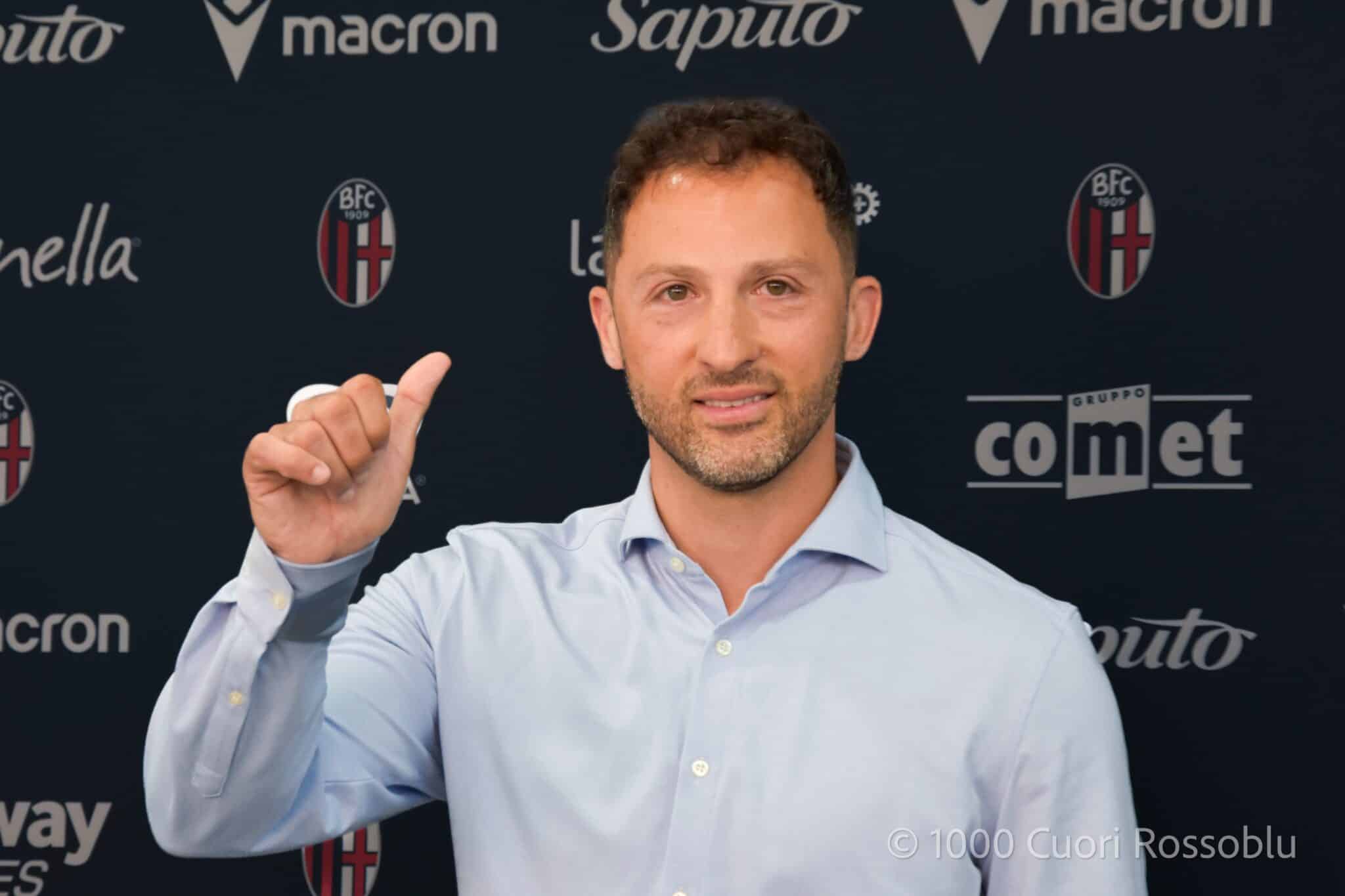 Domenico Tedesco alla conferenza di presentazione (© Ilaria Matteuzzi x 1000 Cuori Rossoblù)