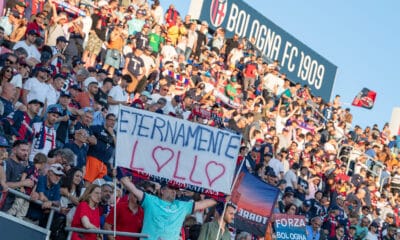 Striscione per De Silvestri sotto la curva