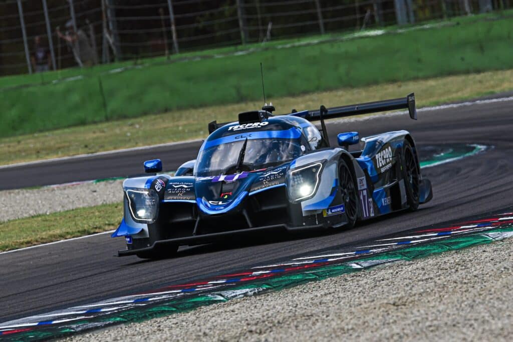 La #17 CLX Motorsport in pista a Imola (© Marco Montrone)