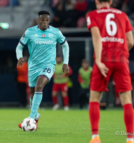 Jhon Lucumí durante Bologna-Friburgo