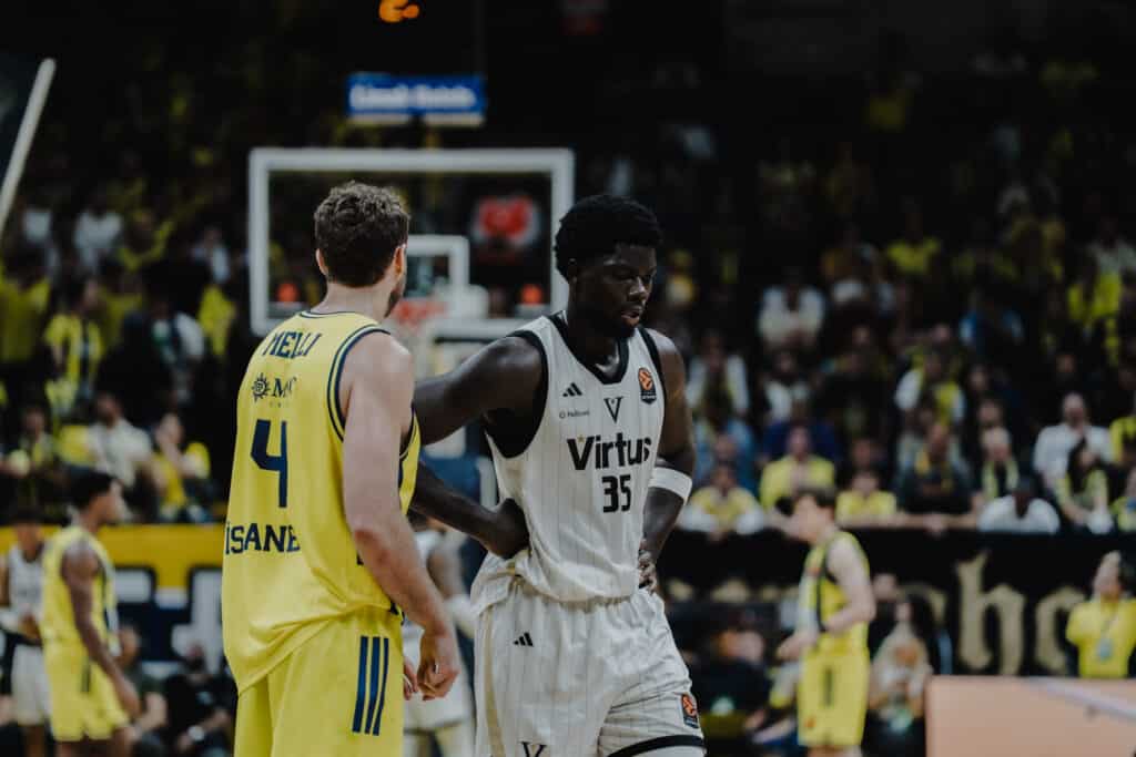 Fenerbahçe-Virtus (©Virtus Pallacanestro Bologna)