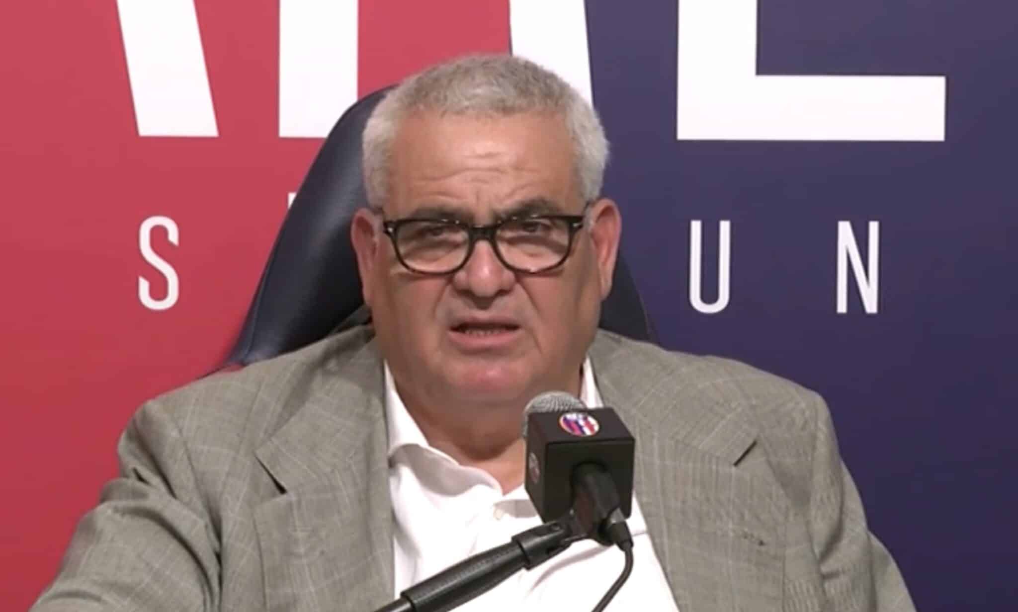 Pantaleo Corvino, in conferenza stampa, quando era direttore sportivo del Bologna