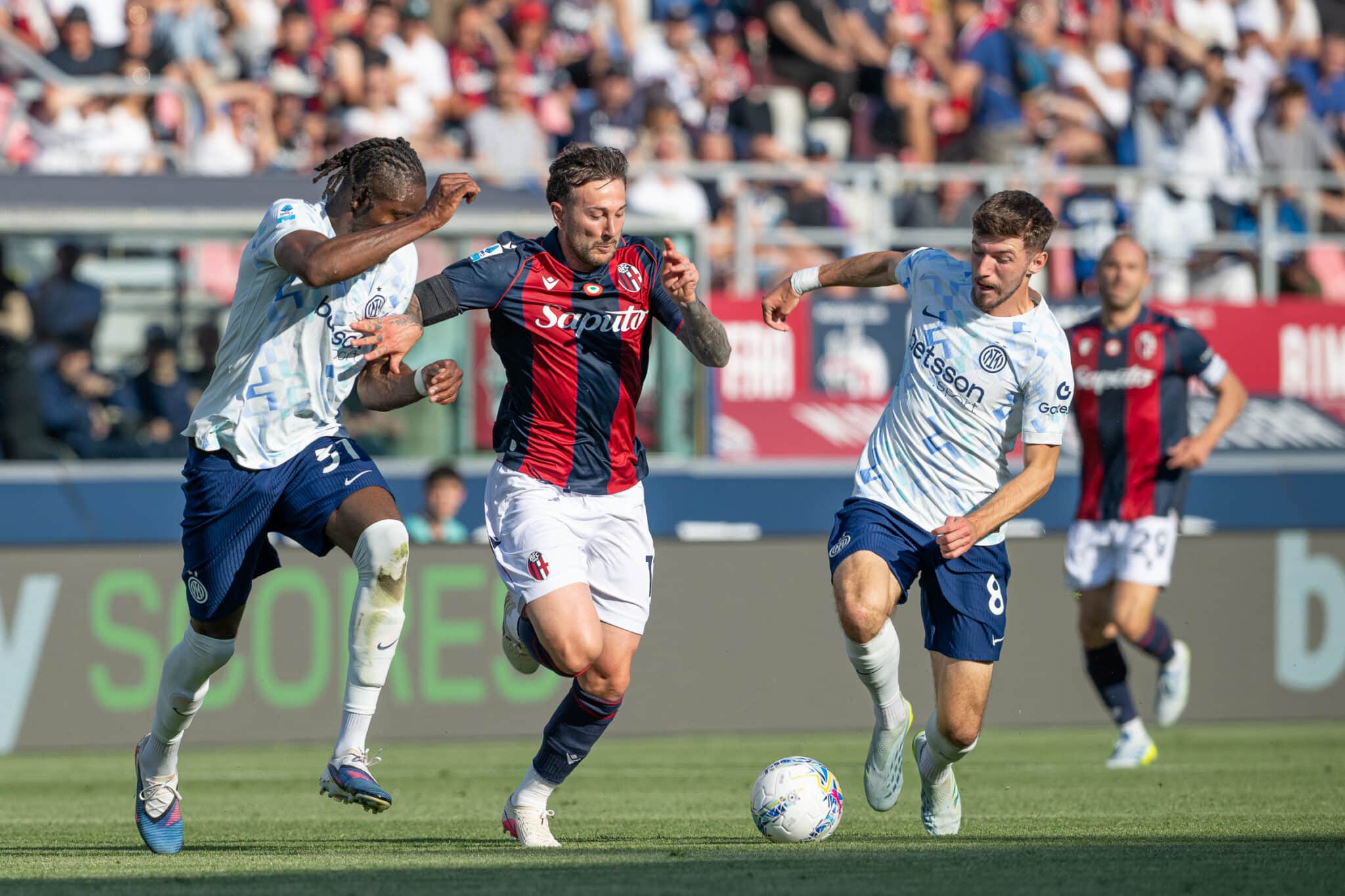 Federico Bernardeschi durante Bologna-Inter 2025/26 (© Damiano Fiorentini)