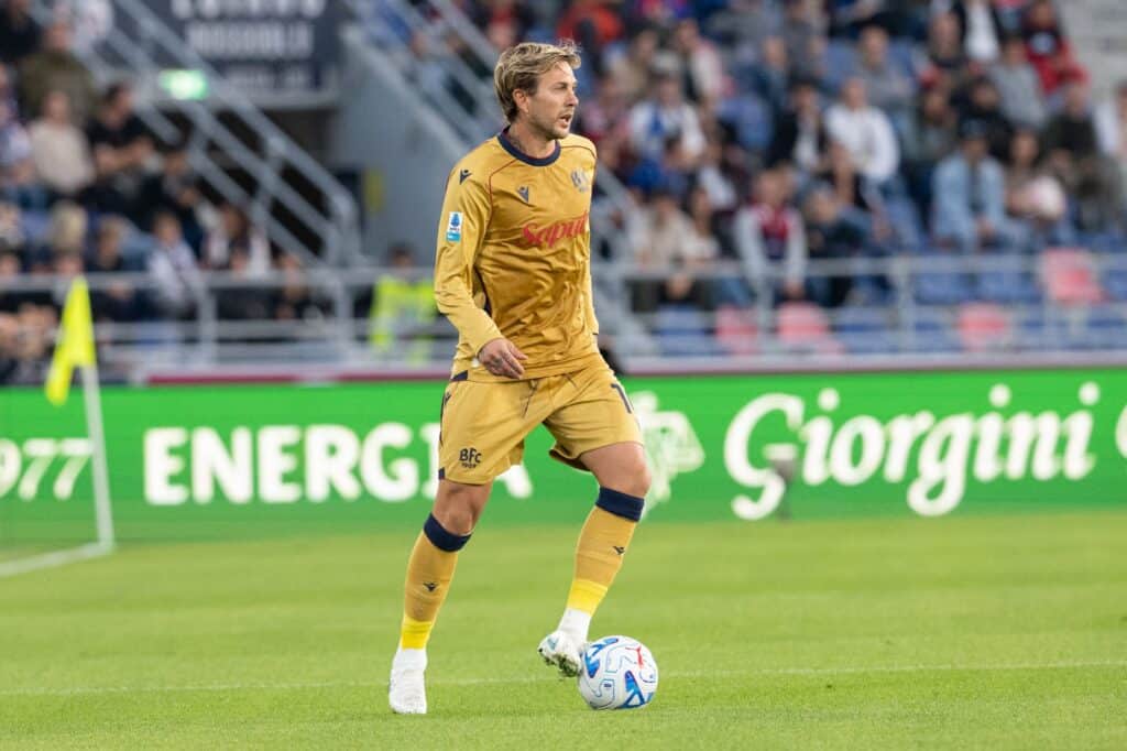 Federico Bernardeschi in azione durante Bologna-Inter 1-3 (© Damiano Fiorentini)
