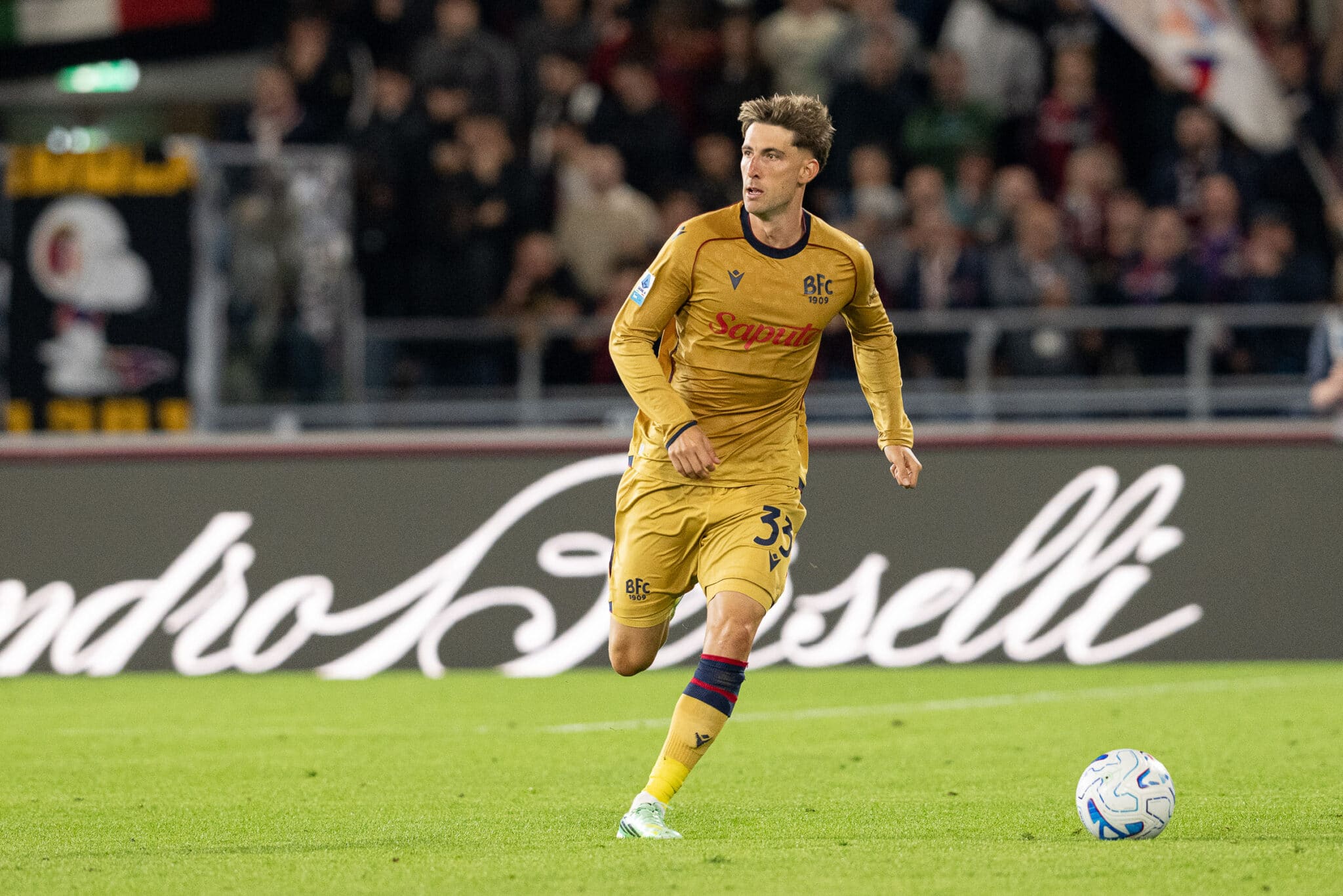 Juan Miranda in azione con la maglia del Bologna (© Damiano Fiorentini)