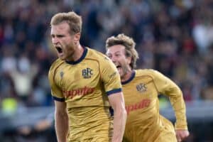 Tommaso Pobega e Federico Bernardeschi esultano per il momentaneo 1-0 in Bologna-Inter (© Damiano Fiorentini)