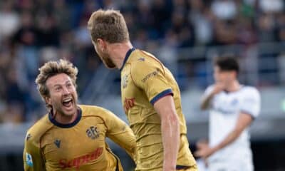 Pobega e Bernardeschi esultano assieme dopo il gol in Bologna-Inter (© Damiano Fiorentini)